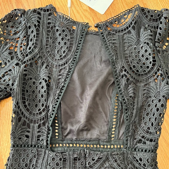 Black Crochet Overlay Balloon Sleeve Dress - Picture 5 of 10